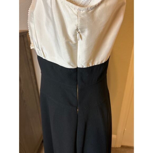 Cavin Klein | Cream/Black Ruffle Collared Fit & Flare Dress | 6 - Picture 8 of 10